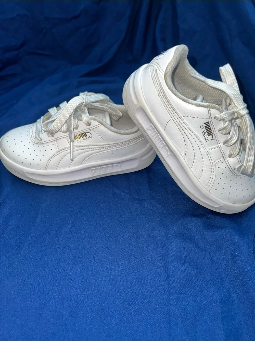 Puma Kids White Low-Top Sneakers with Gold Logo